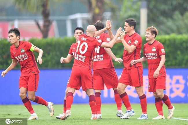 小因扎吉首先表示：“我们球队感到非常高兴，我们在小组赛保持不败，这不是所有球队都能取得的成绩。